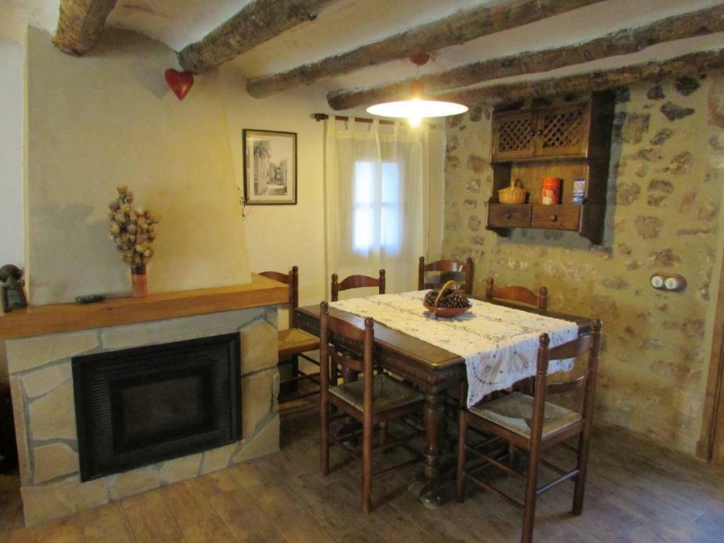 Can Font Guest House Siurana  Bagian luar foto